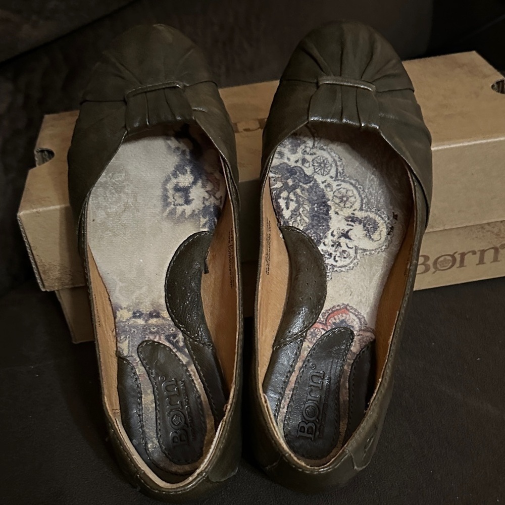 Born Adele Olive Green Ballet Slipper Size 6.5
